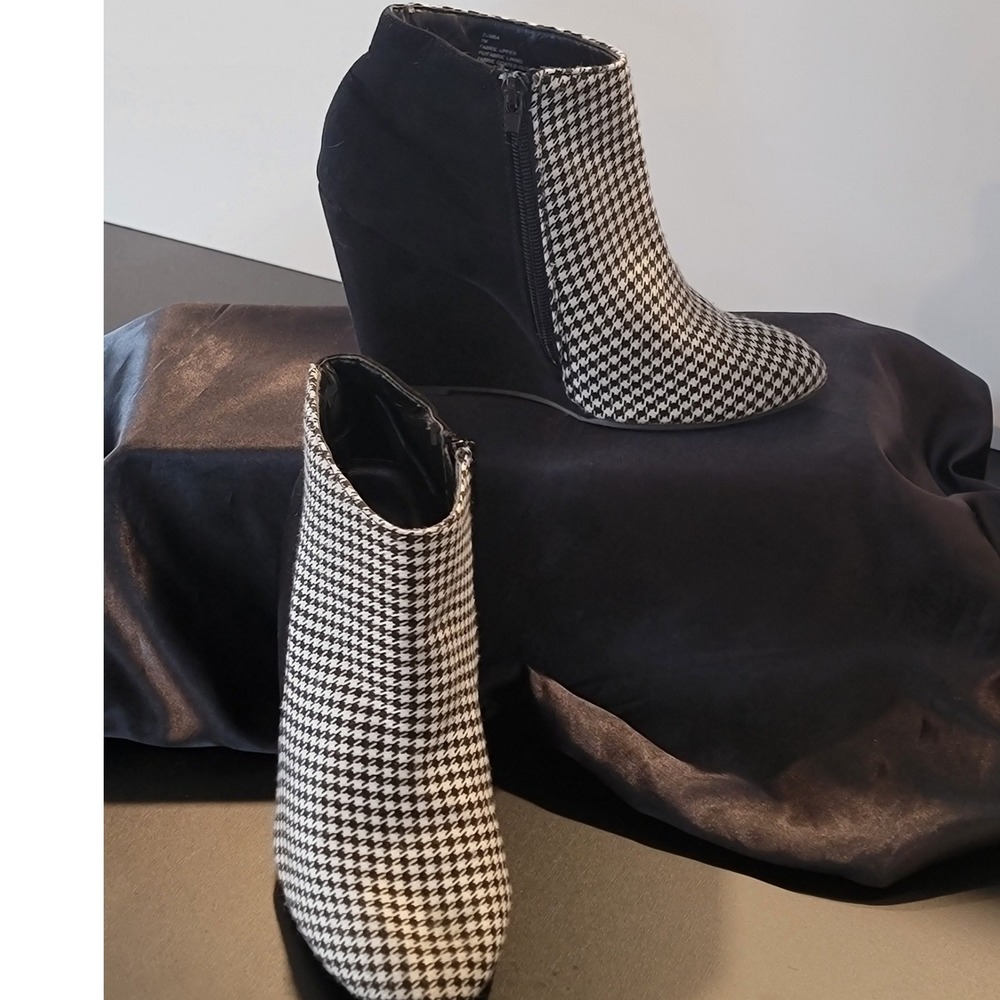Madden Girl Zumba Houndstooth Wedge Booties Black White Ankle Boots 7M